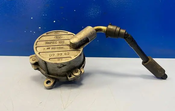 Mercedes-Benz CLK A209 C209 Vacuum pump A6112300065 099962