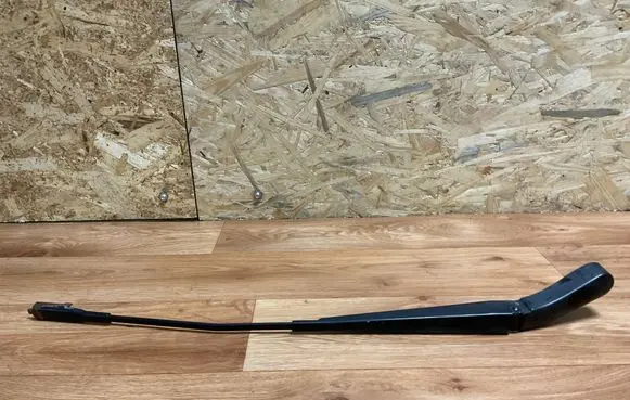 Volvo V70 Front wiper blade arm 30655615
