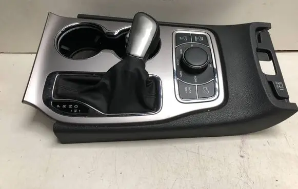Jeep Grand Cherokee Central console control unit P68258736AA 041581A 3405160101