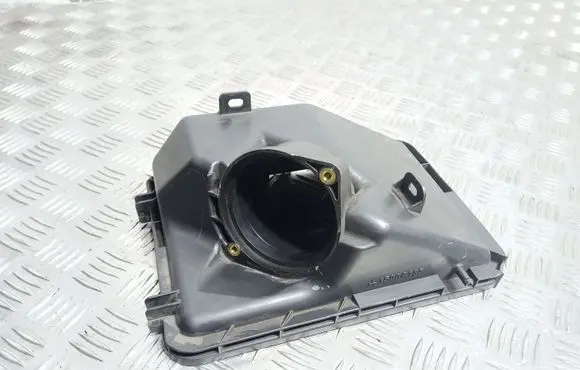 Mitsubishi Lancer VIII Air filter box cover 1500A185