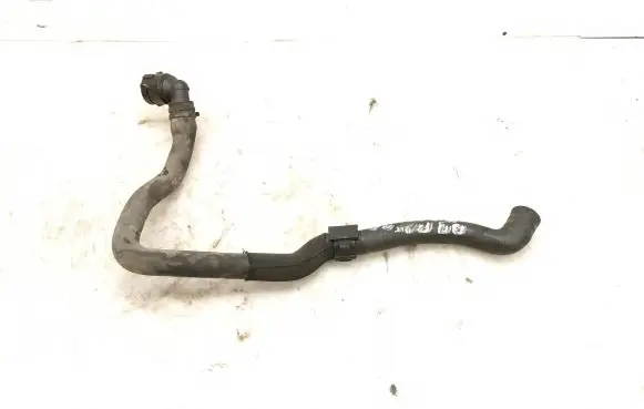 Volkswagen PASSAT B7 Engine coolant pipe/hose