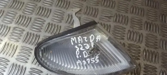 Mazda 323 F Front indicator light