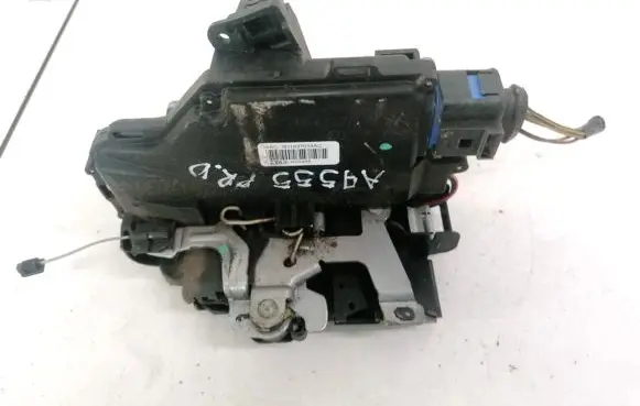 Skoda Octavia Mk2 (1Z) Front door lock 3D1837016AC