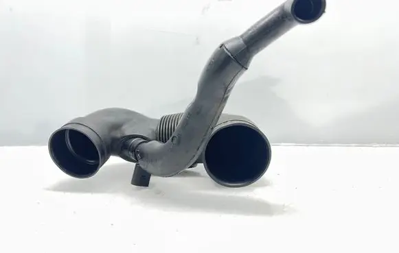 Mercedes-Benz C W203 Turbo air intake inlet pipe/hose A6120940008