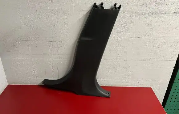 (B) pillar trim (bottom)