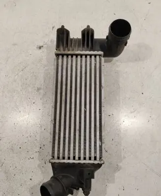 Citroen C5 Intercooler radiator 817437