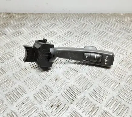 Volvo S40 Front wiper blade arm