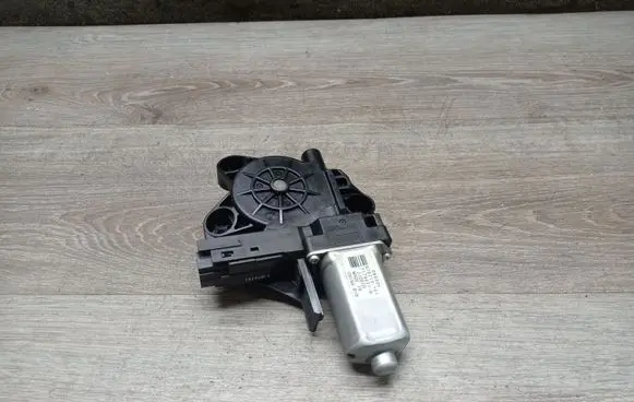 Volvo S80 Front door window regulator motor 970713101 080325