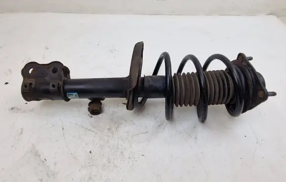 Hyundai i40 Front shock absorber/damper 546513Z230