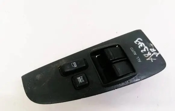 Toyota Avensis T250 Electric window control switch 8480205200B0 84802-05200-B0