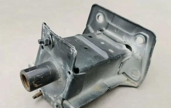 Nissan Leaf I (ZE0) Front bumper shock/impact absorber 