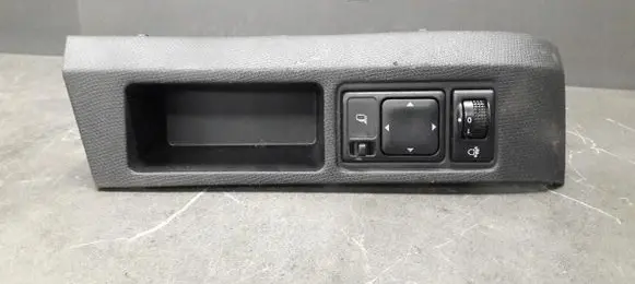 Nissan Micra Other switches/knobs/shifts k10121