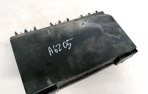 Renault Scenic III - Grand scenic III Fuse box cover 13125865