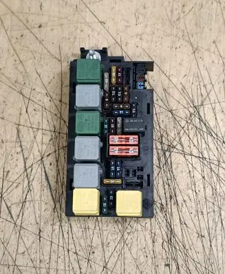 Mercedes-Benz ML W164 Fuse module A1645403472