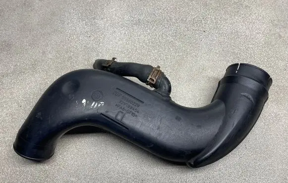 Opel Zafira B Intercooler hose/pipe 55560229