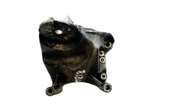 Volkswagen Touareg I Engine mounting bracket 070199308a agr4136-2