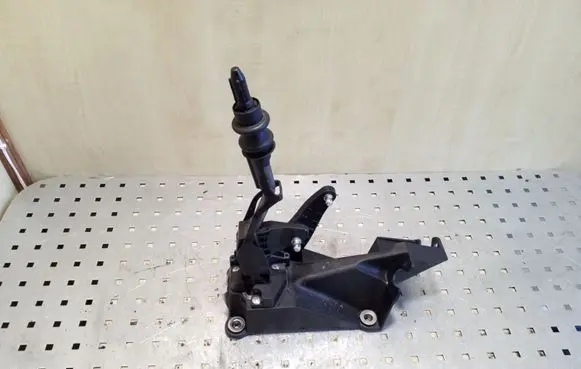 Nissan Qashqai+2 Gear shifter/selector 112102067