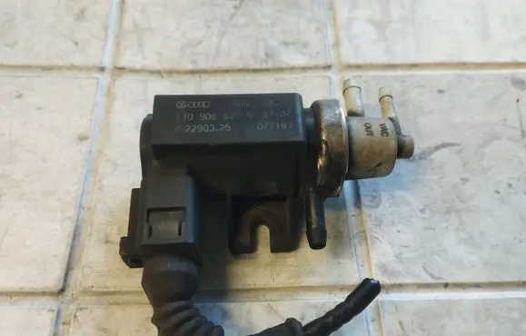 Skoda Superb B5 (3U) Turbo solenoid valve 1J0906627A 72290325