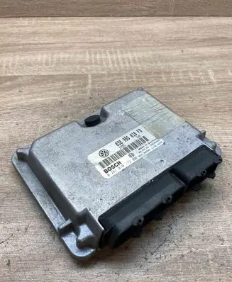 Volkswagen PASSAT B5 Engine control unit/module ECU 038906018FQ 0281010172