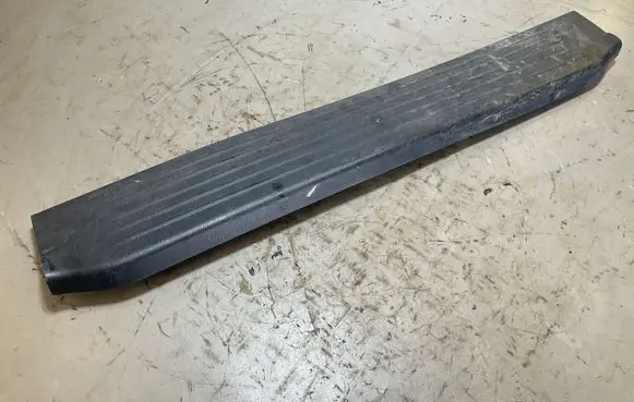 Toyota Hilux (AN10, AN20, AN30) Front sill trim cover 679130K040