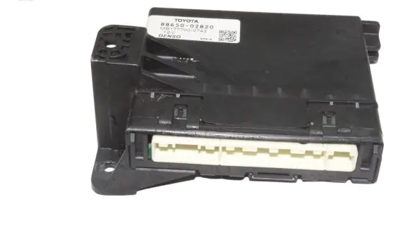 Toyota Auris 150 Climate control unit 8865002820 MB1777003743