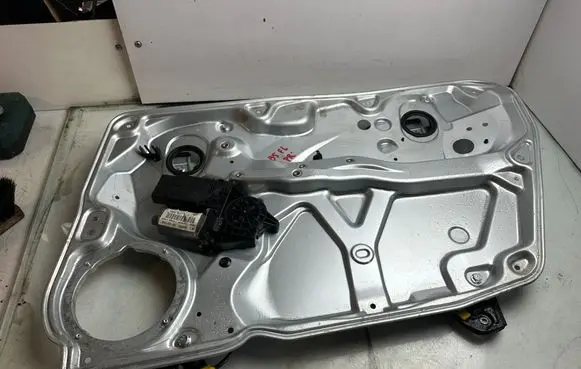 Volkswagen PASSAT B5 Front door window regulator with motor 3B4837752LC 193000000 9700105551300