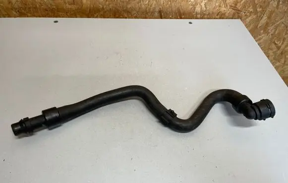 Opel Insignia A Engine coolant pipe/hose 13220138