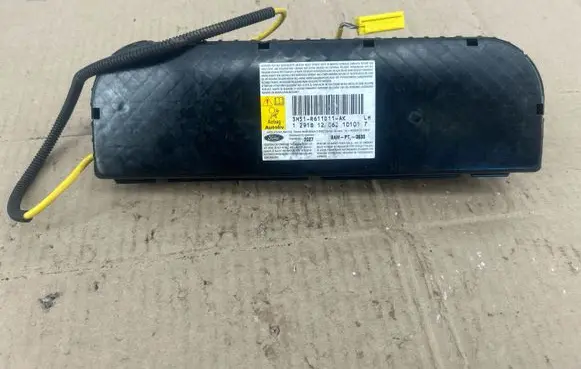 Ford Kuga I Seat airbag 3M51R611D11AK
