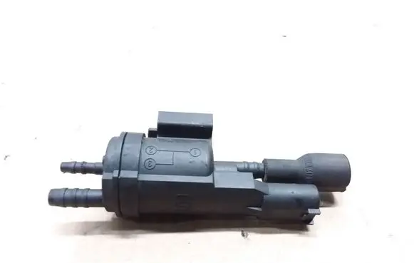 Mercedes-Benz E W212 Vacuum valve 0025401497