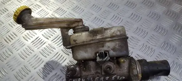 Chrysler Voyager Master brake cylinder p04877429aa 9269