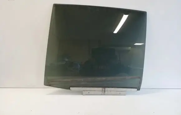 Lexus CT 200H Rear door window glass 43R003021