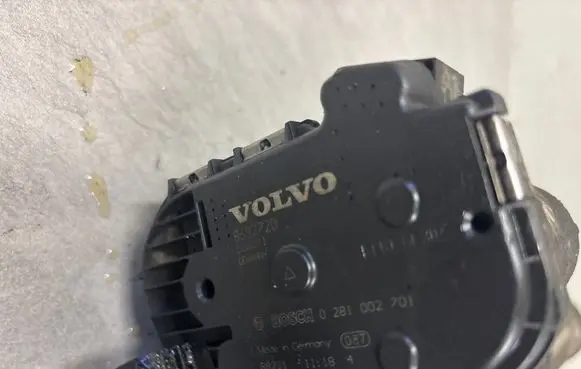 Volvo V70 Throttle valve 8692720 08W071 0281002701