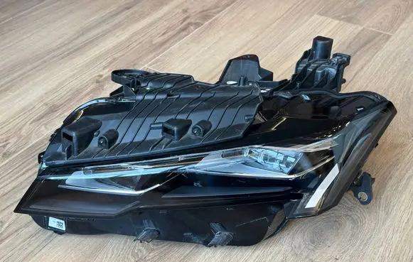 Peugeot 308 Headlight/headlamp 9849115280