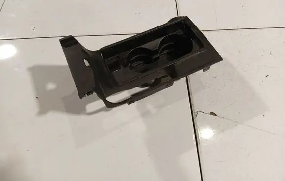 Mazda 3 I Cup holder 