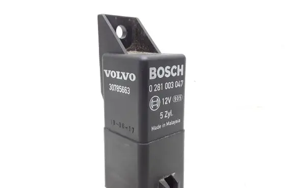 Volvo V60 Glow plug pre-heat relay 30785663 0281003047