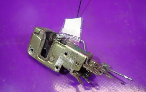 Volkswagen Transporter - Caravelle T4 Front door lock 