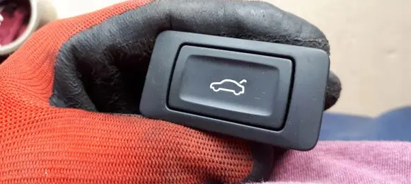 Audi A7 S7 4G Tailgate/boot open switch button 4G0959831A