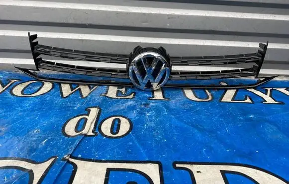 Volkswagen Multivan T6 Front grill 7E5853655