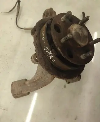 Honda FR-V Rear wheel hub