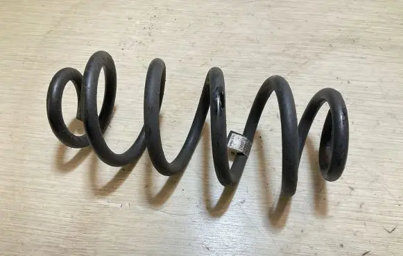 Volvo XC40 Rear coil spring 31658710