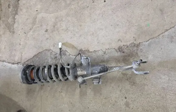 BMW 7 F01 F02 F03 F04 Front shock absorber with coil spring 10541310 6863148