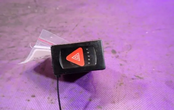Seat Alhambra (Mk1) Hazard light switch 