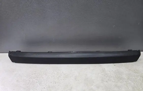 Front bumper splitter molding