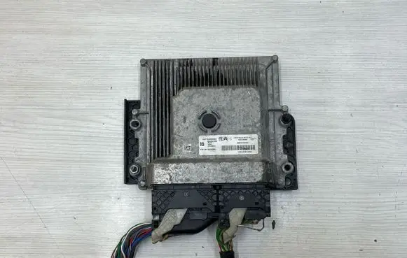 Peugeot 2008 II Engine control unit/module 9815023380