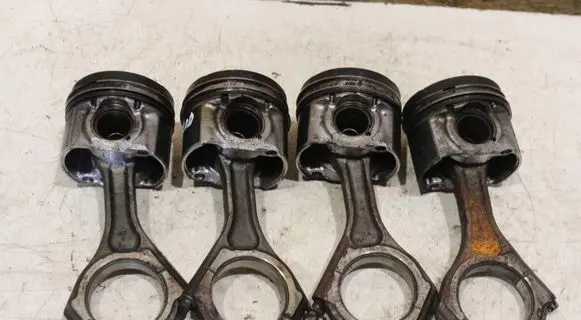 Subaru Forester SH Piston with connecting rod