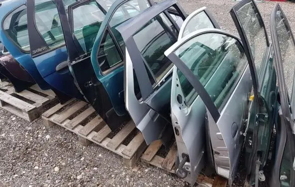 Mazda Xedos 9 Rear door vysnines
