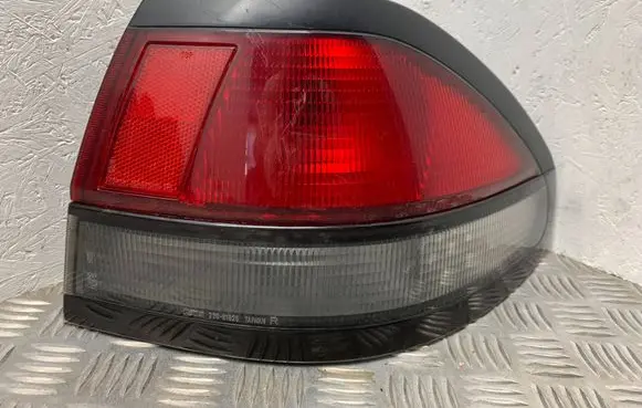 Mazda 626 Rear/tail lights 22061825