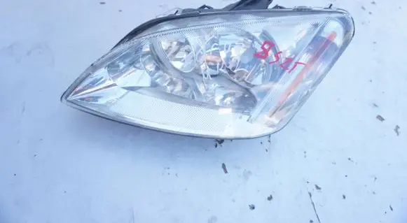 Ford Focus Headlight/headlamp