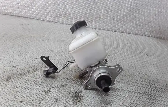 KIA Sorento Master brake cylinder