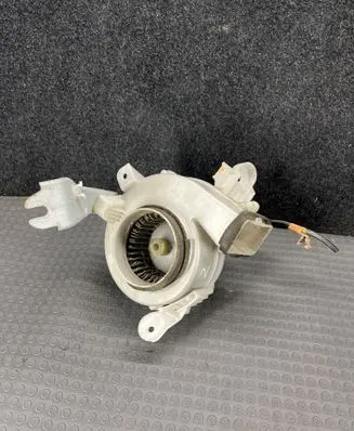 Toyota Prius (XW20) Hybrid/electric vehicle battery fan 8713047070